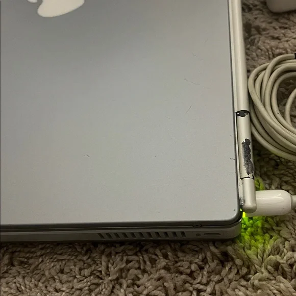 Apple π PowerBook G4 Laptop - Picture 9 of 13